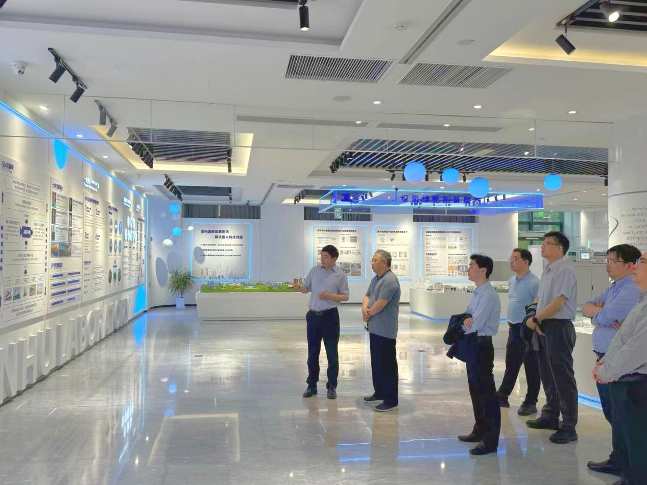 Yuzi Holding 안전 사이트은 검사 및 교환을 위해 Foshan Xianhu 연구소에 갔다